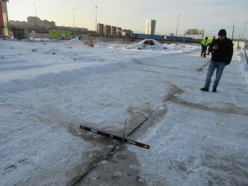 Замер перепада между плитами Замер перепада между плитами