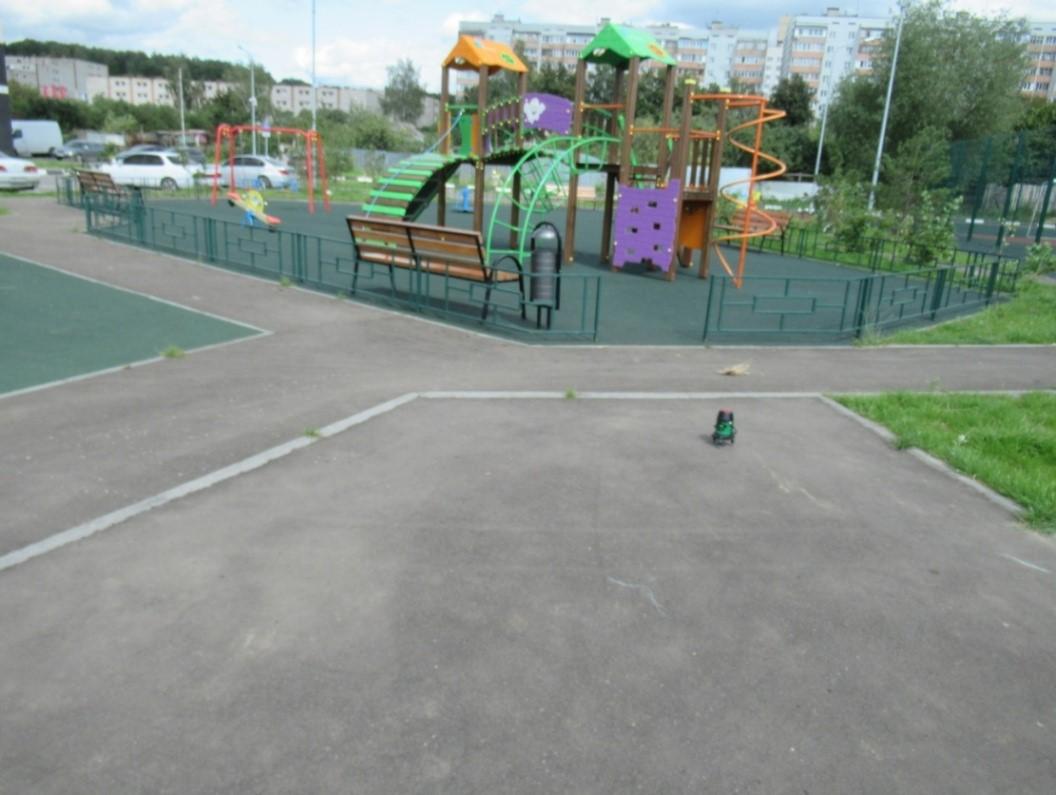 Покрытие детской площадки с детским игровым комплексом Покрытие детской площадки с детским игровым комплексом