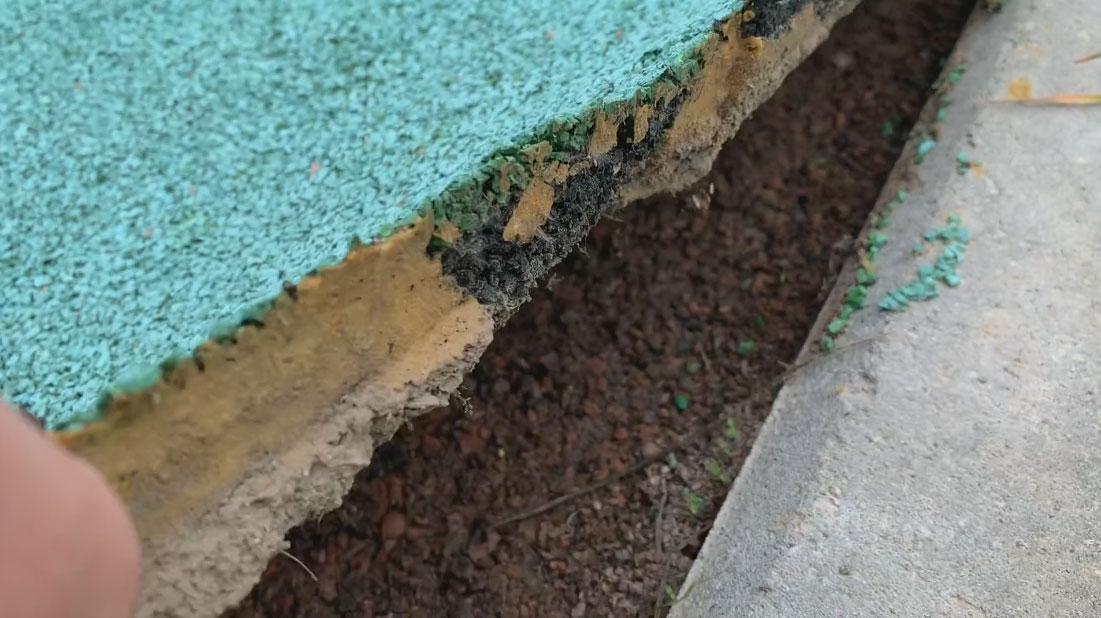 Зазор по периметру с пеной Зазор по периметру с пеной