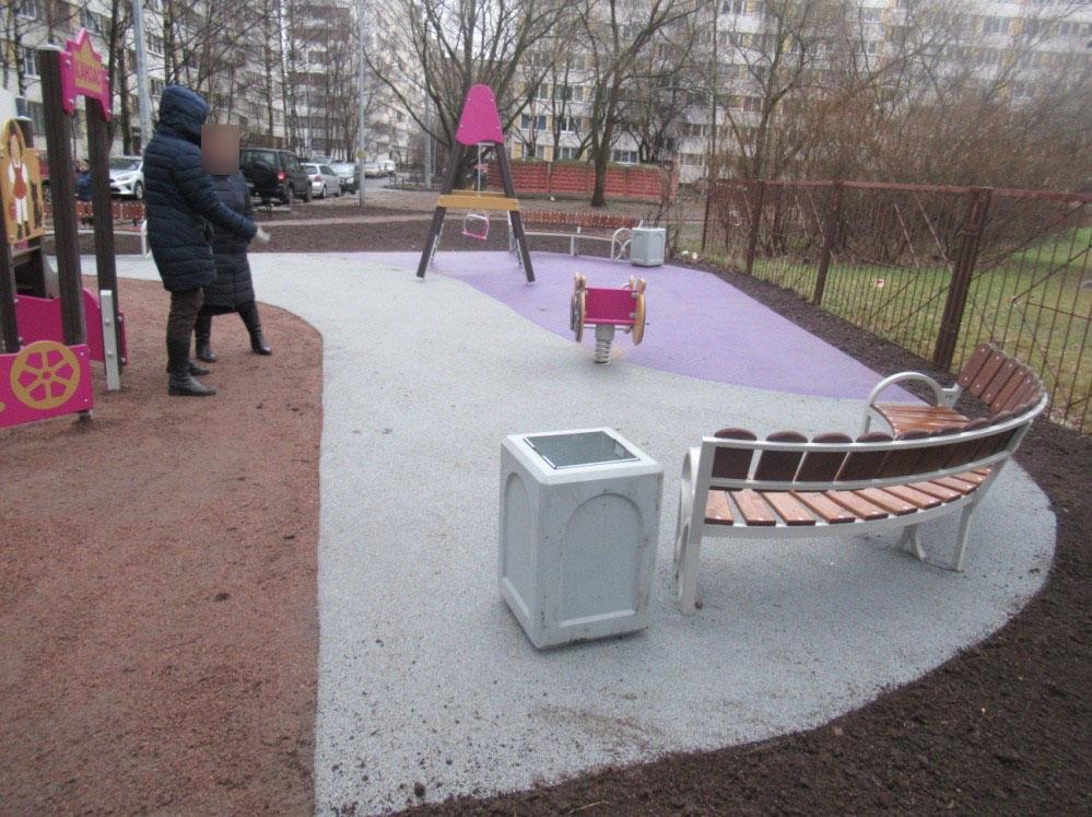 Исправленный участок газона Исправленный участок газона