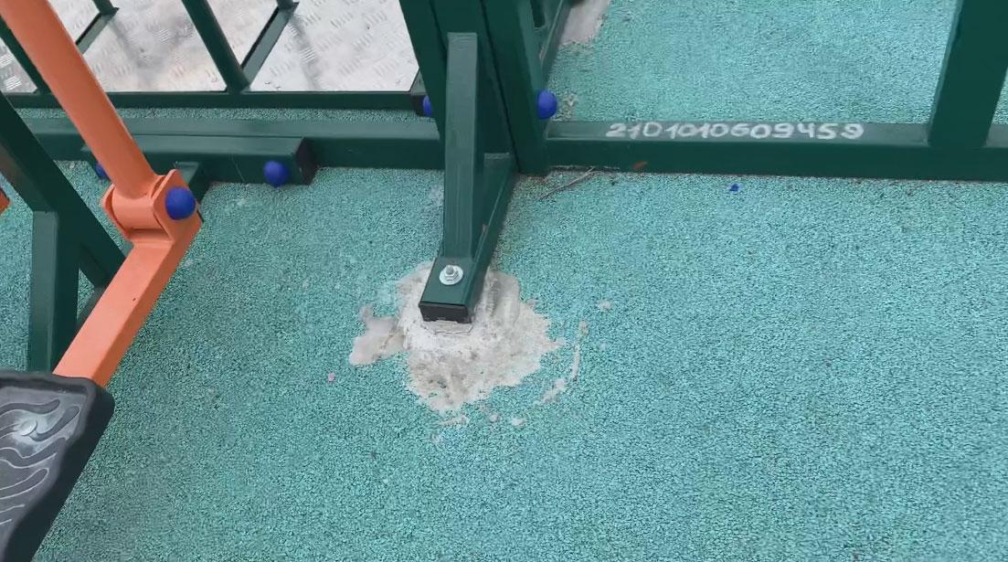 Следы монтажа у опор Следы монтажа у опор