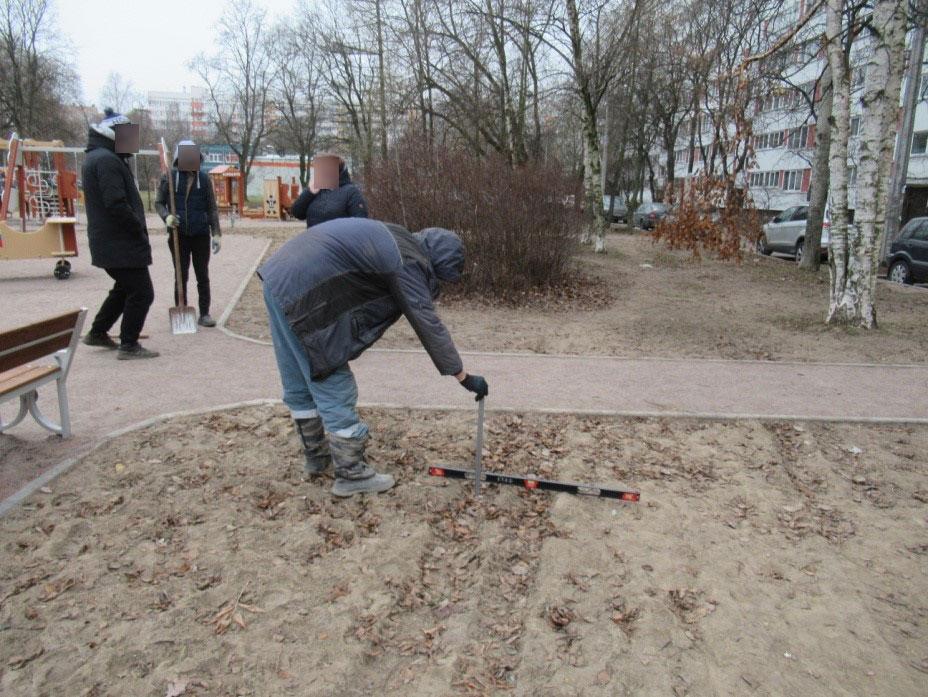 Замер просадки газона Замер просадки газона