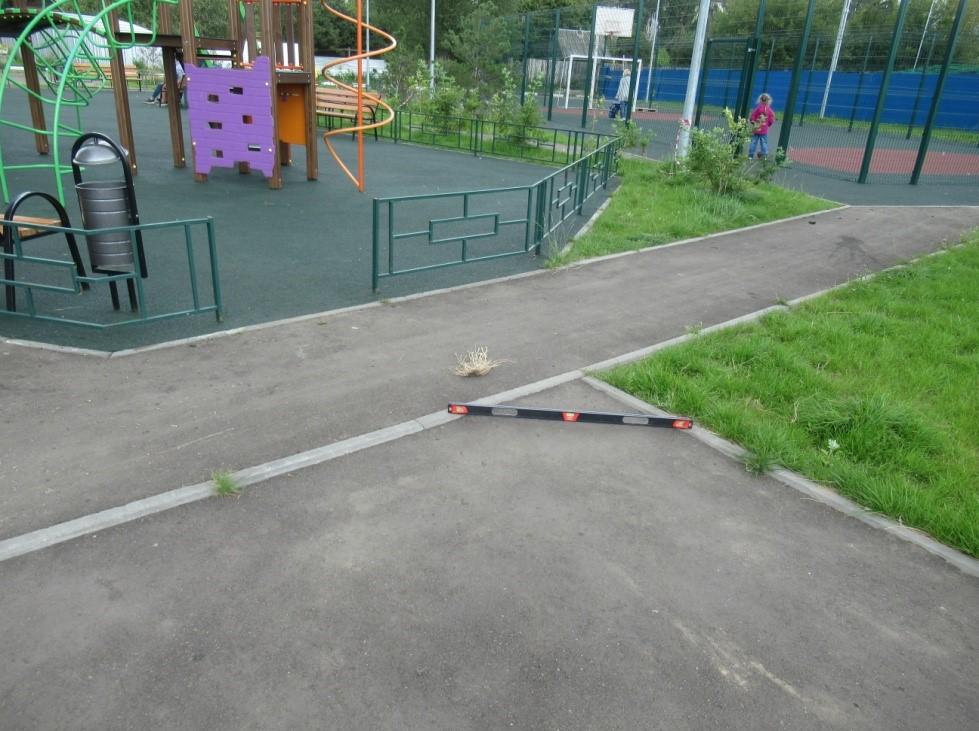 Трава в зоне примыкания Трава в зоне примыкания