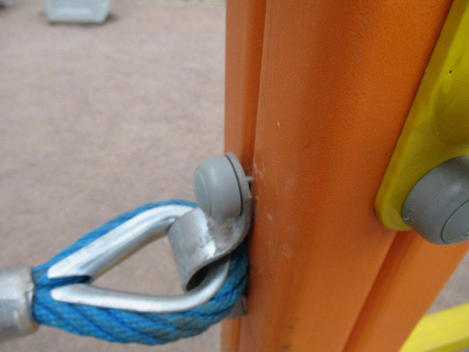 Ослабленный зажим каната Ослабленный зажим каната