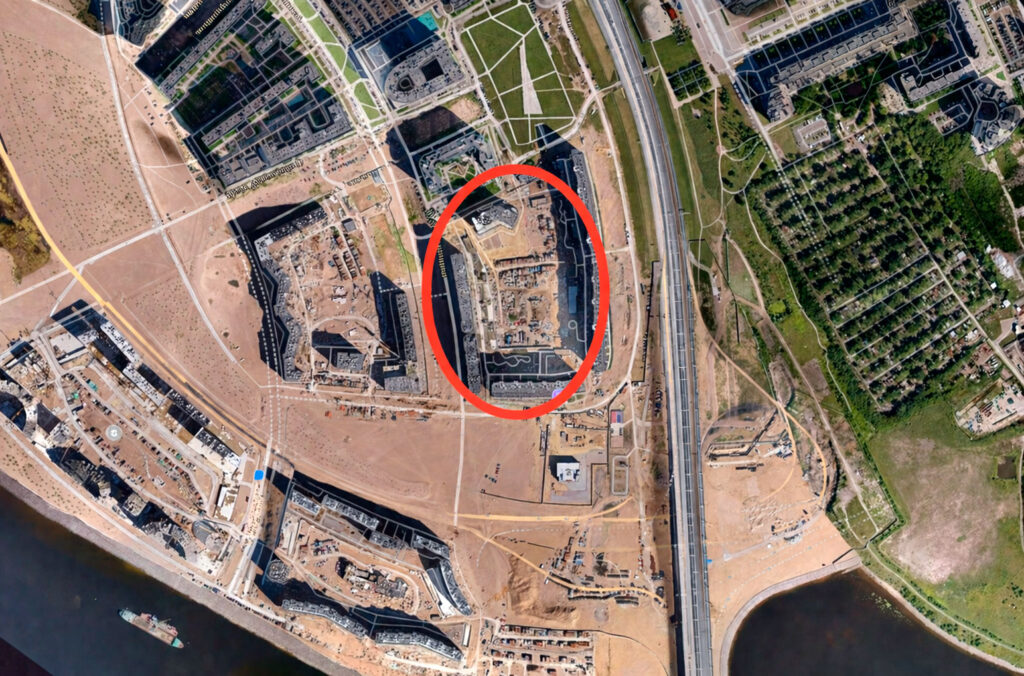 Ситуационная схема расположения жилого дома с подземным паркингом, в котором находится исследуемое машино-место