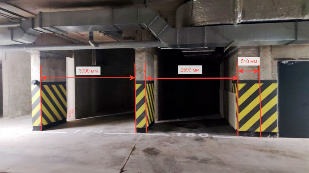 Сравнение ширины спорного машино-места №180 и соседнего места №179 с указанием размеров